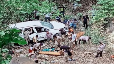 Photo of नैनीताल घूमने पहुंचा था जायसवाल परिवार, चालक की नींद बनी हादसे का कारण